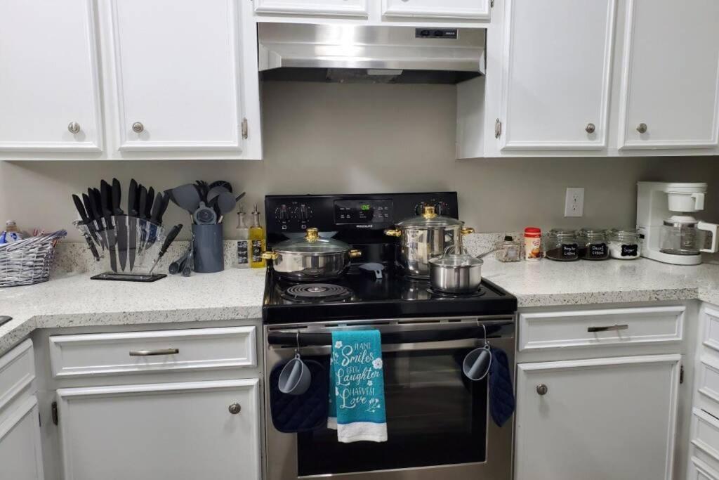 Modern Designer Townhouse 2Br Ideal For Long Stays! Jackson Esterno foto