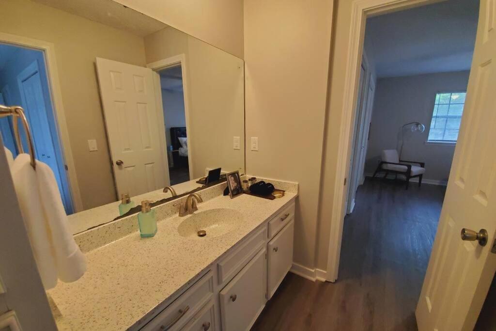 Modern Designer Townhouse 2Br Ideal For Long Stays! Jackson Esterno foto